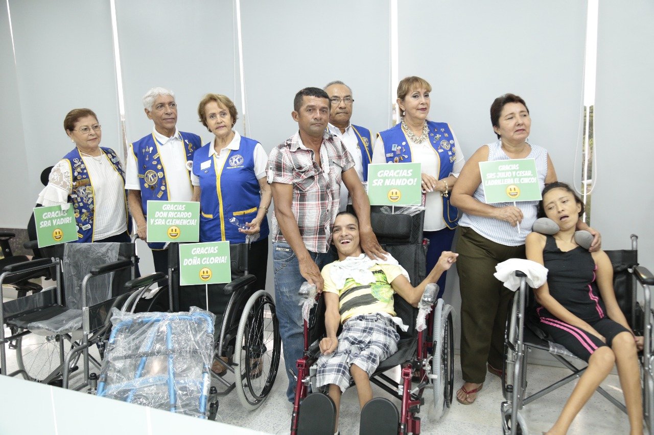 Entrega de sillas de ruedas